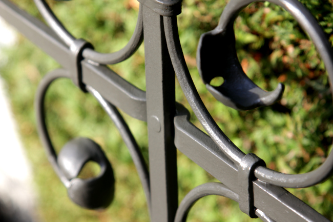 Grabkreuz geschmiedet traditionell