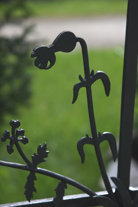 grabkreuz geschmiedet wiesenblumen
